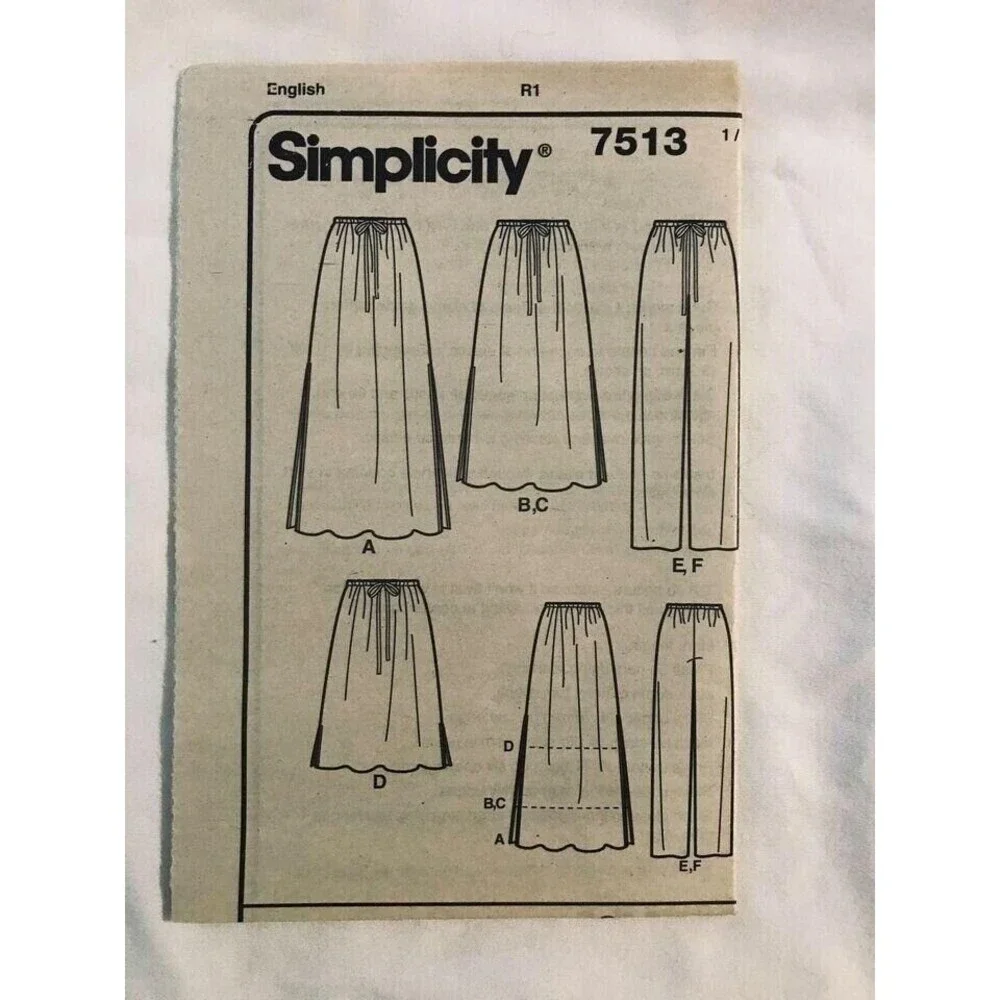 Simplicity 7513 women